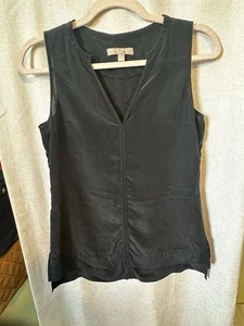 Banana Republic schwarze ärmellose Seidenbluse mit V-Ausschnitt 100% Seide | XS - Bild 1 von 5