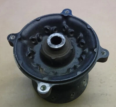 Honda XR XL CR 350 1984 cubo de llanta delantera 44601-MG3-000 250 500 CR500 XR350 Foto 1 de 3