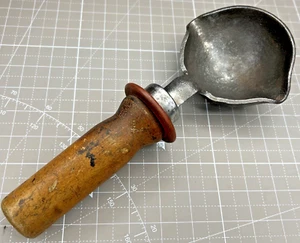 Vintage Melting Pot Ladle Cast Iron Wood Handled Unique Mfg. Co. Chicago USA 11" - Picture 1 of 23