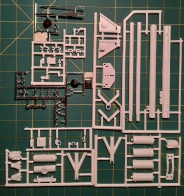 Peterbilt 359 Wrecker 1/25 AMT Boom Spools Hook Bar Tow Truck Semi Tractor Model - Image 1 of 4