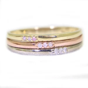 Anillo de oro tricolor de 9 quilates trilogía de diamantes rosas U ~ 10 1/4 - Imagen 1 de 8
