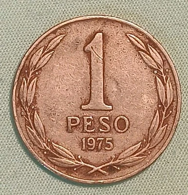 1975 1 Peso Coin From Chile. The Coin Is Okay Condition. Nice Coin (N2210) - Image 1 of 2