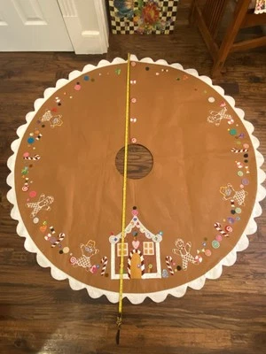 Hermoso Suéter Michael Simon Árbol de Navidad Falda Tema Pan de Jengibre 5 Pies Foto 1 de 4