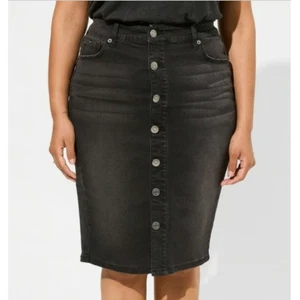 Torrid Women's Black Midi Denim Button Front Skirt Size 30 - Picture 1 of 5
