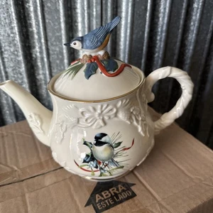 RARA teiera Lenox "Winter Greetings" con coperchio Bluebird in scatola originale 6324891 - Foto 1 di 8