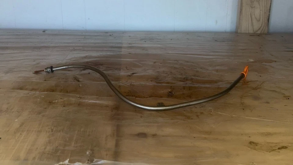 Conjunto de varilla de medición y tubo de aceite de motor Audi A4 2002-2005 Foto 1 de 3