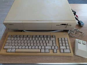 Amiga 1000 - Bild 1 von 24