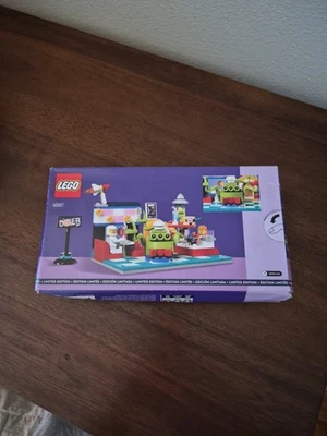 Lego 40687 Alien Space Diner Limited Edition New Factory Sealed In Box - Image 1 of 2