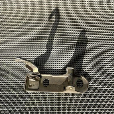 Pestillo capó delantero Porsche 911 79 Foto 1 de 4