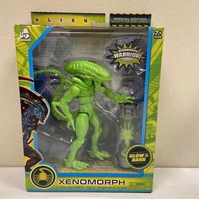 Figura de acción Aliens Xenomorph Warrior Xeno Brilla en la oscuridad Persecución Foto 1 de 3
