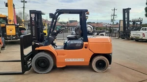 Toyota 4.5 Ton Container Mast Forklift 1.6m carriage fork positioner $30,000+gst - Picture 1 of 11
