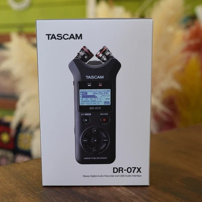TASCAM DR-07X Interfaccia audio USB Stereo PCM lineare Handy registratore - Immagine 1 di 4