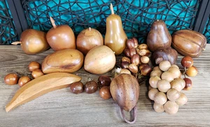 Carved Wooden Fruit Decor Vintage MCM 16 Pieces Staging Grapes Pear Apple Banana - Picture 1 of 17