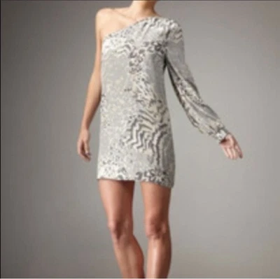 Mini Vestido Elizabeth and James Mujer SEDA Asimétrico Un Hombro Gris Talla 2 Foto 1 de 4