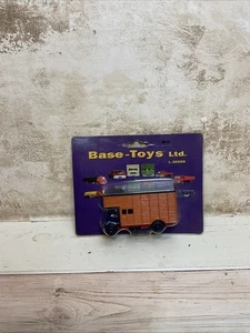 Base Toys Ltd GW X10 L Series Guy Warrior Cattle Truck/ Horsebox 1:76 scale - Picture 1 of 3