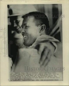 Foto de prensa 1969 golfista Bob McCallister en Memphis, Tennessee en el Abierto de Memphis - Imagen 1 de 2
