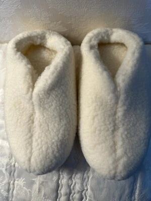 VICTORIA’S SECRET (PINK) COZY BOOTIE SHERPA IVORY SLIPPERS SZ M NEW!! - Image 1 of 4