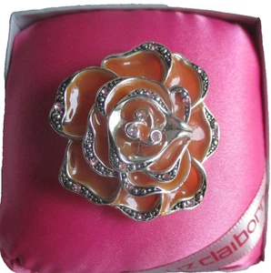 Broche prendedor vintage signo Liz Claiborne tono plata naranja esmalte rosa pedrería - Imagen 1 de 5