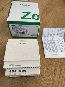 Schneider SR3XT101FU Expansion Module - Picture 1 of 6