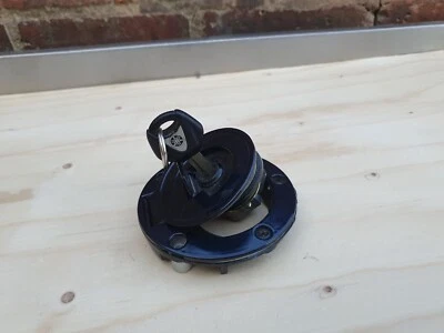 Yamaha Yzf R6 5Sl 2003 2004 2005 Fuel Tank Cap 1 Key - Image 1 of 4