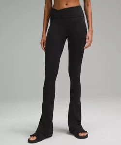Pantalones Lululemon Align Asimétricos Mini Acampanados 32", Nuevos Auténticos - Venta al por menor $128 - Imagen 1 de 15