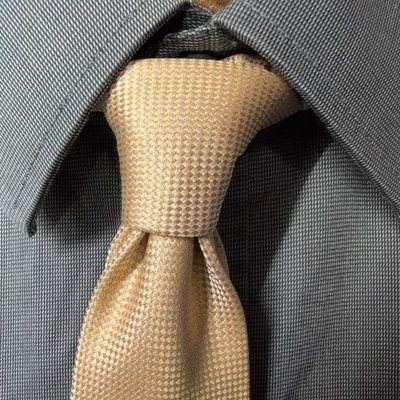 Corbata de seda SuitSupply Gold n' Beige 3 1/4" X 59" en patrón de diamantes finos ver fotos Foto 1 de 4