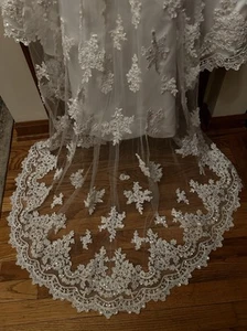 Mori Lee WHITE BEADED LACE HALTER WEDDING GOWN DRESS SIZE 8 - Picture 1 of 18