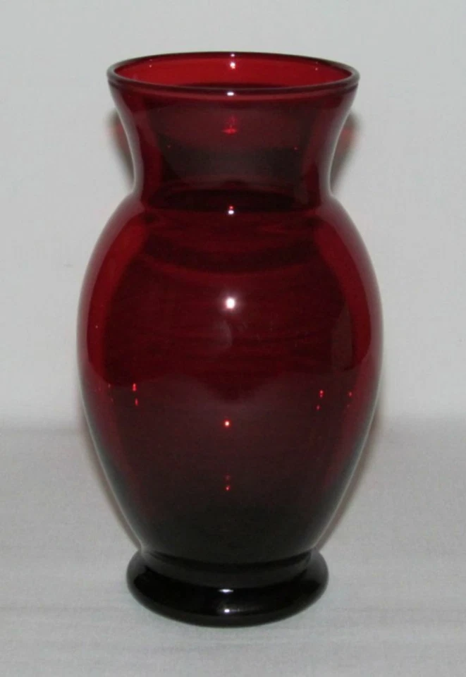 Anchor Hocking Glass ROYAL RUBY Red "Coolidge" Medium Scalloped Flower Vase - Image 1 of 1