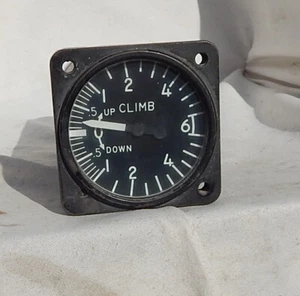 Instrumento indicador de velocidad vertical tipo piloto jet de combate F-4 Phantom II - Imagen 1 de 2