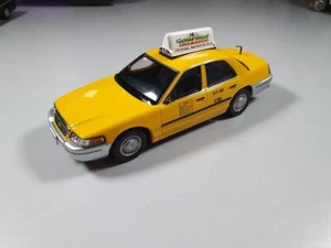 Ford Crown Victoria NY Taxi Hongwell 1/43 - Picture 1 of 4