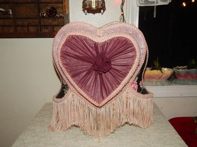 Pantalla de lámpara estilo victoriano en forma de corazón (solo) borla con flecos de cuentas, vino y rosa Foto 1 de 4