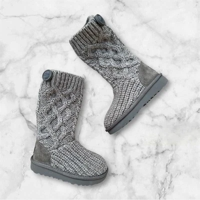 UGG Niños Clásico Cardi Botas con Cable Talla 7 Niño Nuevo Foto 1 de 4