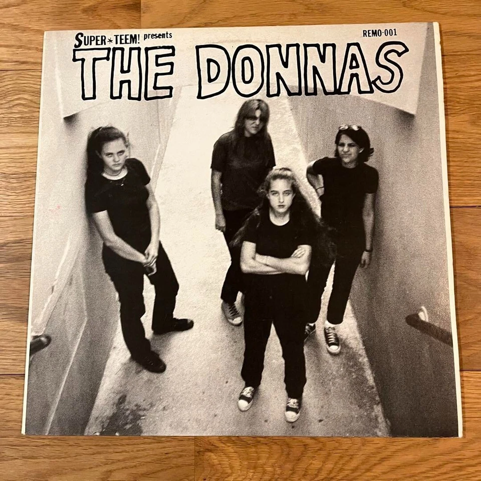 The Donnas / The Donnas 12 дюймов винил 1997 США оригинальный Blue Label 1-й альбом REMO-001 - Изображение 1 из 4