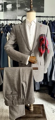 NEW CURRENT Stunning Gray Puppytooth Isaia Napoli Super 130's Winter Suit 40R US - Image 1 of 4