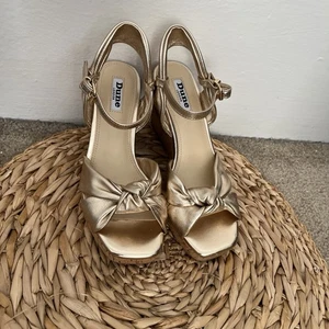 Dune London Kaino Shimmery Gold Peep Toe Twist Knot Wedge Espadrille Sandals 6 - Picture 1 of 8