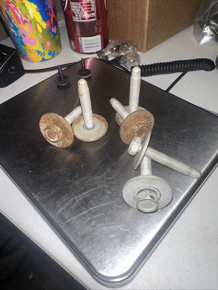 00-14 SIERRA SILVERADO TAHOE YUKON VENTILADOR OU PARAFUSOS DE MONTAGEM DE RADIADOR F2B08 24AD - Imagem 1 de 4