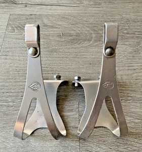 CLIPS PARA PUNTERA CINELLI (2) ALEACIÓN MEDIANA 55 MM PROFUNDIDAD PLATAFORMA CON HERRAJES 40 GRAMOS - Imagen 1 de 4