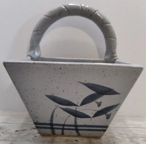 Vintage Earthworks Pottery~ Stoneware Wall Planter/ Pot ~ Floral Design ~ Signed - Picture 1 of 9