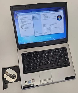 Toshiba Satelite L40 Dual Core 2GB 160GB Windows XP DVD Brenner - Bild 1 von 9