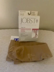 Neu Jobst Fast Fit Kompressionsstrümpfe 18-25 mm/Hg Knielang geschlossene Zehe groß - Bild 1 von 5
