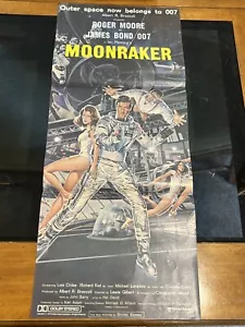 ORIGINAL 1970s DAYBILL MOVIE POSTER MOONRAKER JAMES BOND ROGER MOORE MANCAVE - Foto 1 di 6