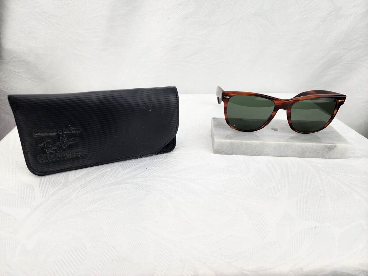 Ray Ban Wayfarer Made In Usa In Vintage Sunglasses for sale Ray Ban Wayfarer Made In Usa In Vintage Sunglasses for sale