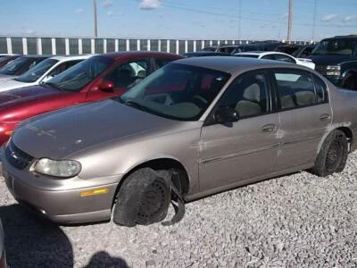Espelho de porta direito usado serve: 2000 Chevrolet Malibu manual direito grau B - Imagem 1 de 4