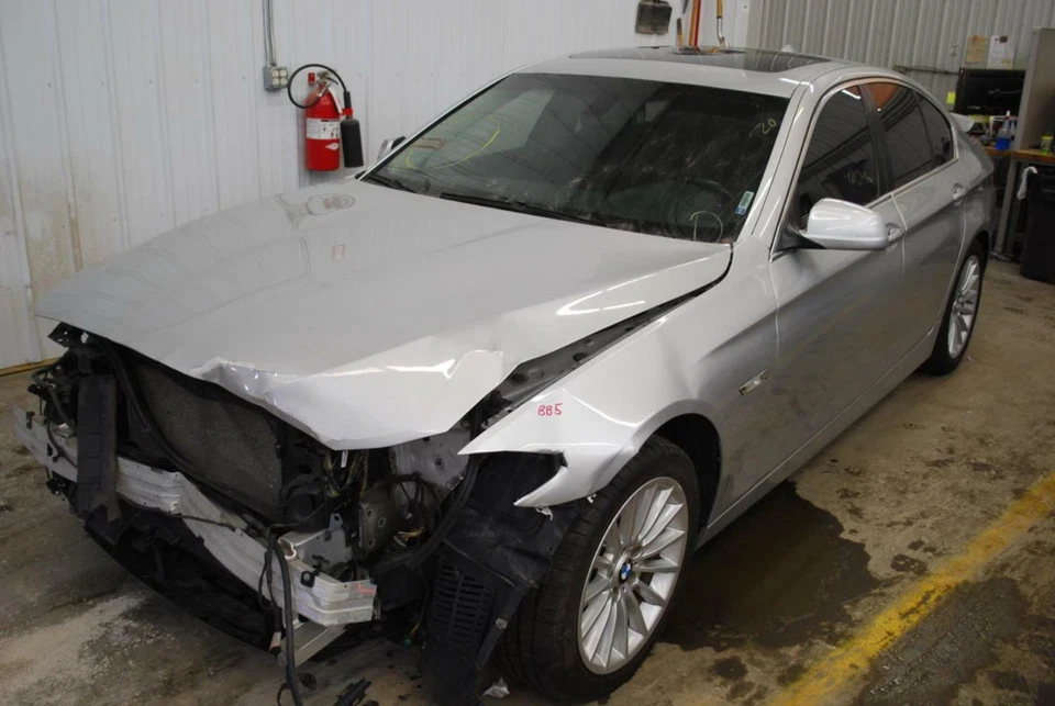 Eixo traseiro esquerdo OEM para BMW 535I Assy - Imagem 1 de 4