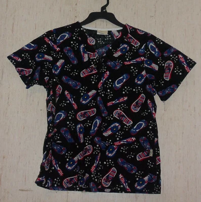 EXCELLENT WOMENS Tafford PATRIOTIC FLIP FLOPS NOVELTY PRINT SCRUBS TOP  SIZE XS - Image 1 of 3