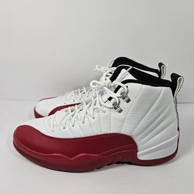 Talla 10.5 Air Jordan 12 Retro Cereza 2023 Mid Top Nuevo Sin Caja *Grado B* Foto 1 de 4