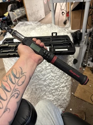 Snap-on ATECH1FR240B 1/4" Drive Digital Flex Ratchet Torque Wrench 12-240 In/lbs - Image 1 of 4