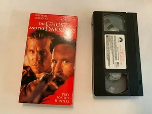 1996 The Ghost And The Darkness VHS Video Tape Michael Douglas - Picture 1 of 2