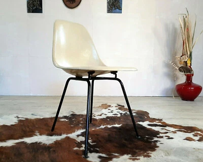 Charles Eames Fiberglas Sidechair Vitra Herman Miller - Bild 1 von 4