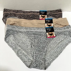 NEW Bali 3 Pairs One Smooth U Bikini Panties 2XL/9 Multi-Color DFMMBK NWT - Picture 1 of 3